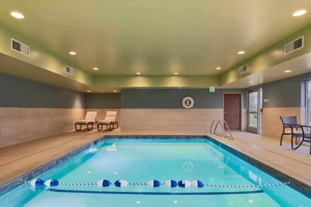 Holiday Inn Express & Suites Salem North - Keizer By Ihg Dış mekan fotoğraf